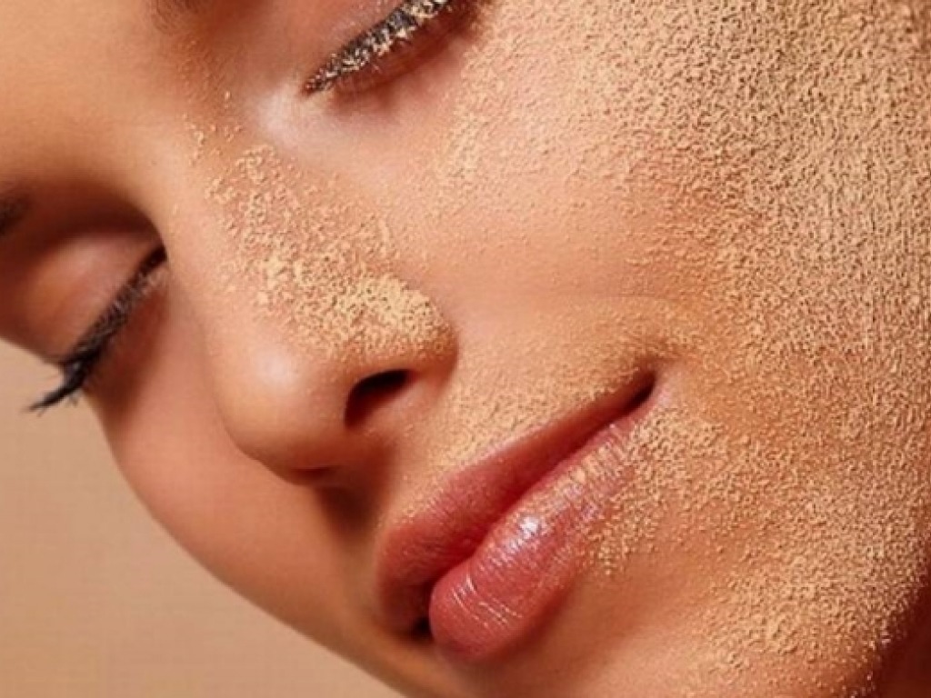 Основные причины шелушения кожи на лице